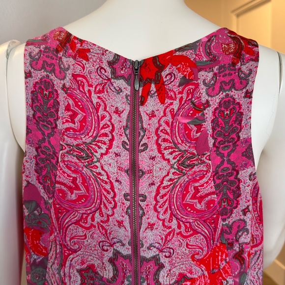 Cabi Jubilee Tunic Sleeveless Blouse Women's Size M Pink and grey print - Picture 4 of 9
